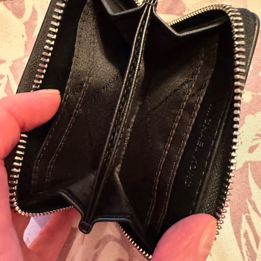 Michael Kors Shiny Black Card Holder - Picture 5 of 9